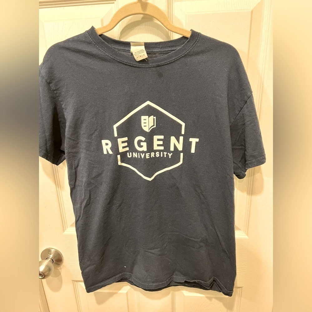 Regent University Navy Tee! NWOT